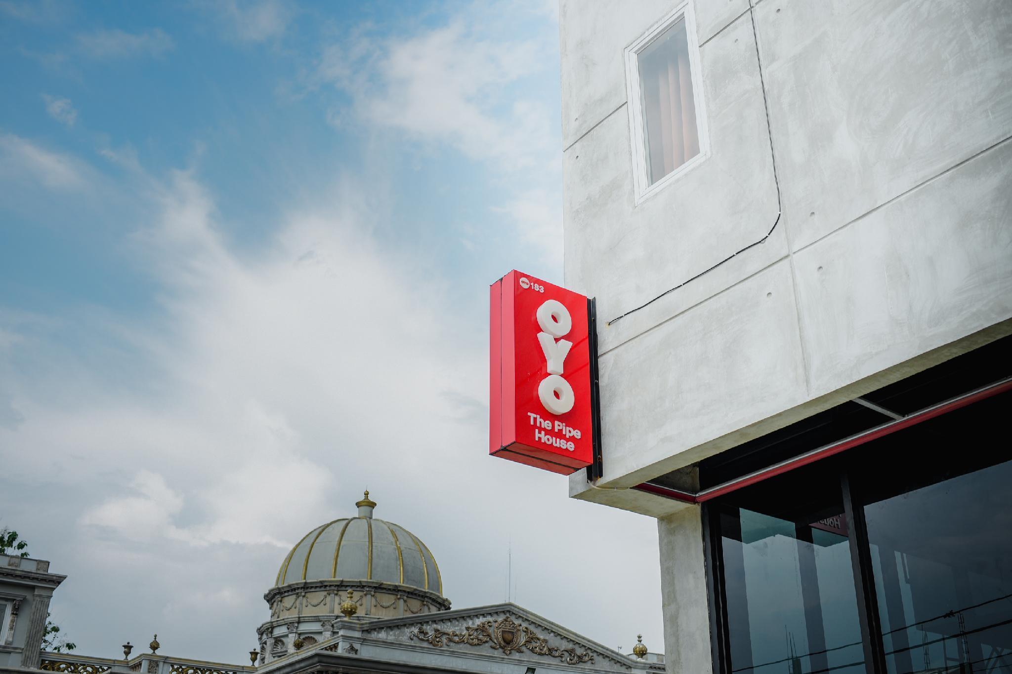 Oyo 183 The Pipe House Hotel Palembang Exterior photo